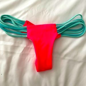 SUPER CUTE BRIGHT THONG BIKINI BOTTOMS, XS!